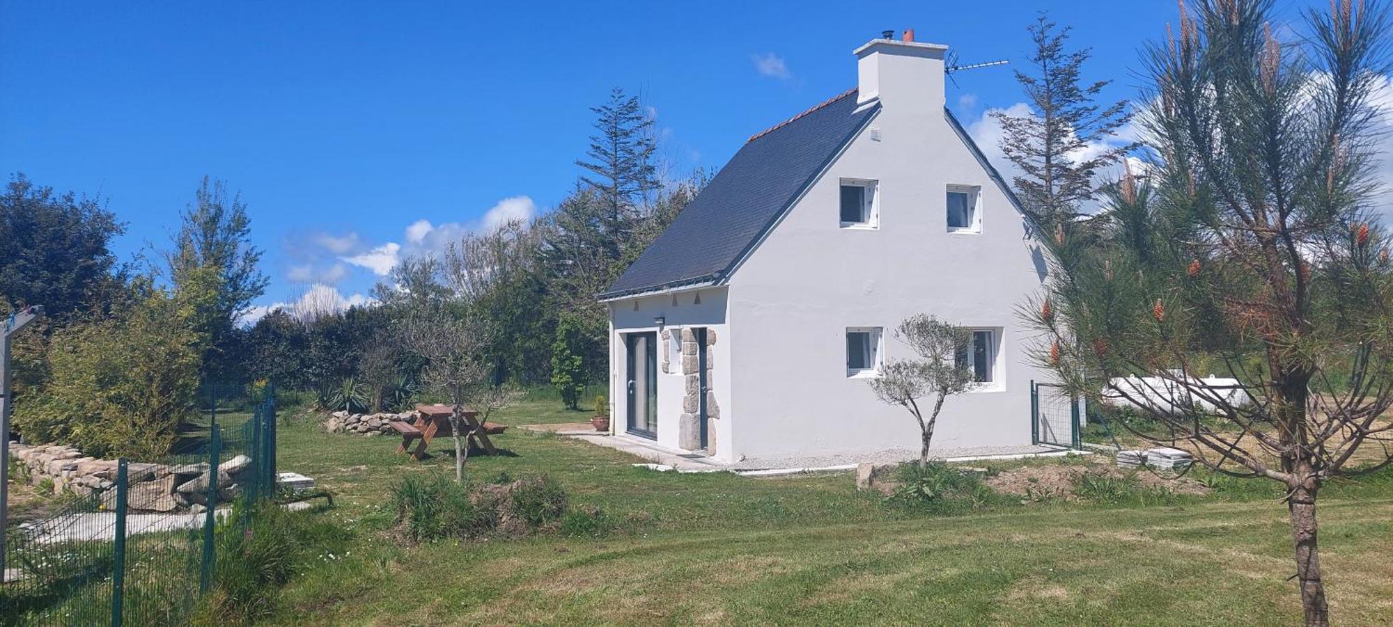 Maison De Vacances: Seaside Retreat with Private Garden Plouhinec  Exterior photo